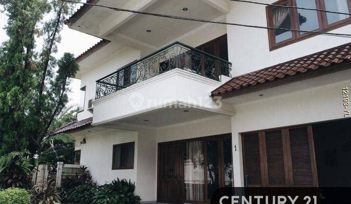 Rumah 2 Lantai Ada Swimming Pool Di Kawasan Elit Ampera Raya 1