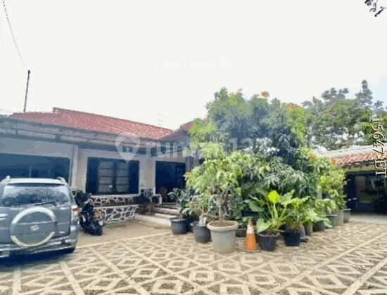 Dijual Rumah Satu Lantai Terawat dengan Tanah yang Luas