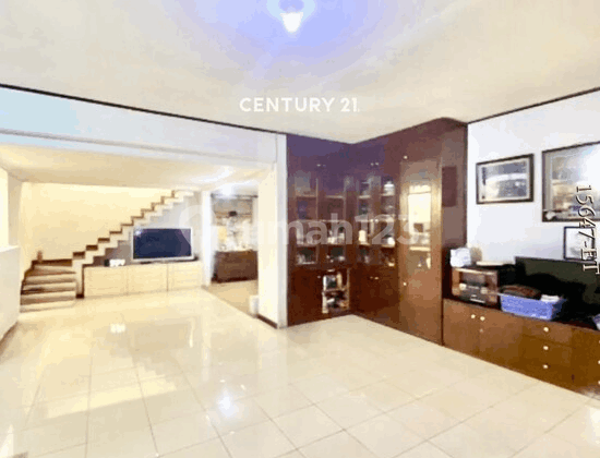 For Sale Well-Maintained Single-Story House with Extensive Land 2