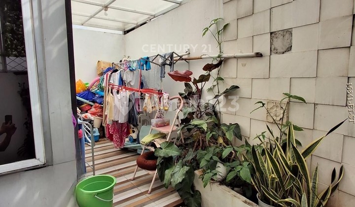 Rumah Dijual Siap Huni Dua Lantai Di Dalam Perumahan Baru  2