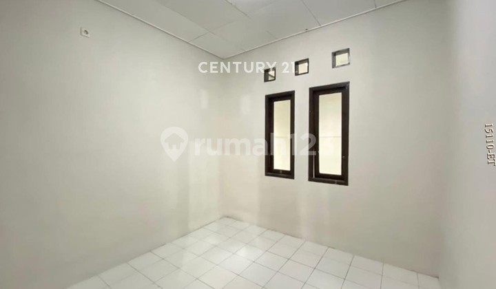 Single-Story House for Sale, Ready to Occupy in a Nice Cluster in Karawaci 2