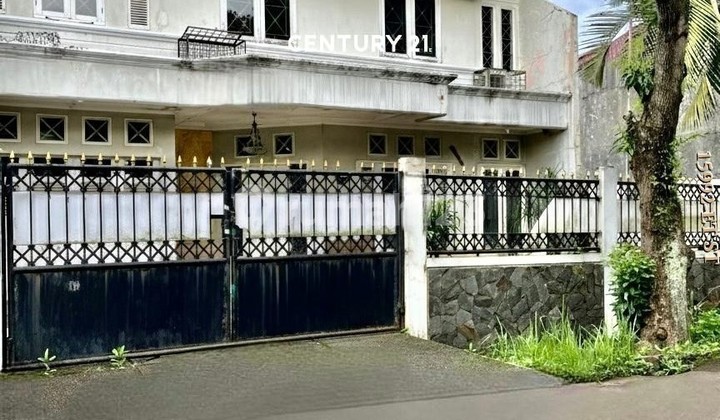 Dijual Rumah Luas dengan Harga Murah Masih Ada Taman Dibelakang Dijual Rumah Luas dengan Harga Murah Masih Ada Taman Dibelakang