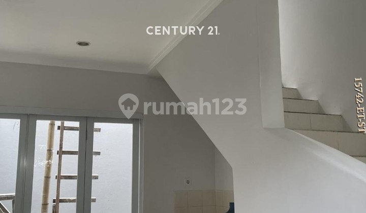 Dijual Rumah Brandnew di Lokasi Strategis di Graha Raya Bintaro 2