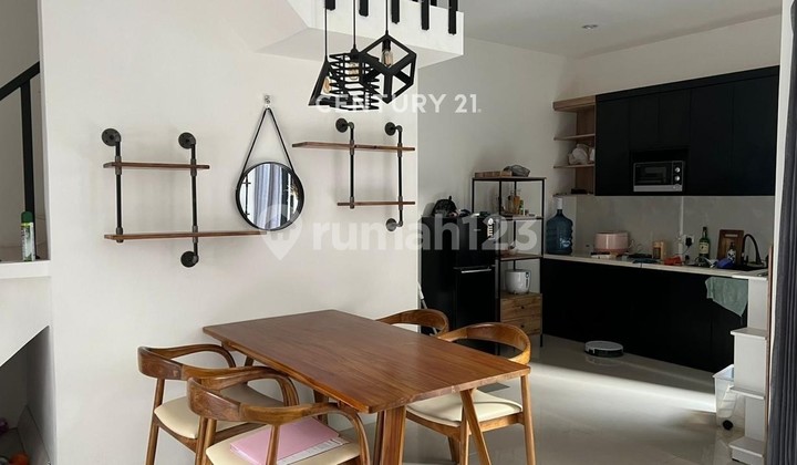Dijual Rumah Brandnew Fully Furnished Siap Huni di Townhouse 2