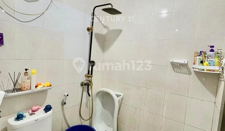 House for Sale Ready to Occupy Inside a Large Cluster in West Jakarta 2