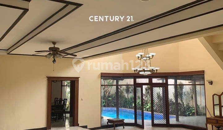 Rumah Hook Luas Disewakan di Lokasi Premium di Pondok Indah