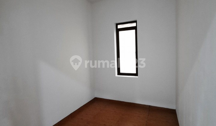 Rumah Mewah Hook 2 Lantai Dekat Palm Spring 8