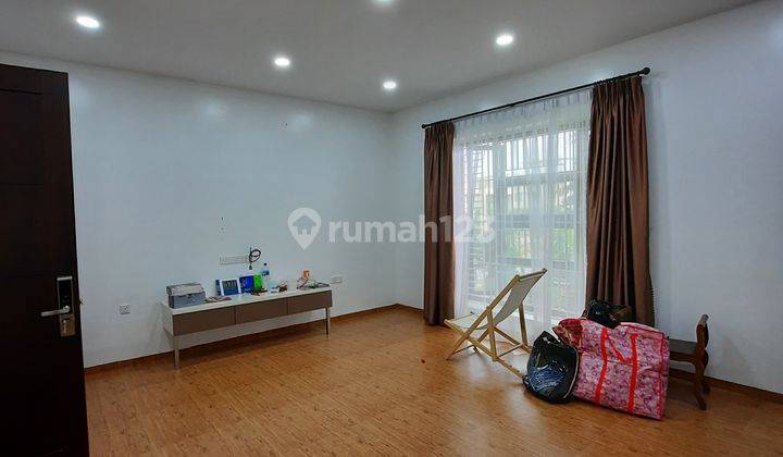 Rumah Mewah Hook 2 Lantai Dekat Palm Spring 10