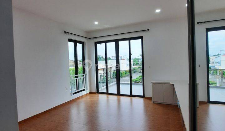 Rumah Mewah Hook 2 Lantai Dekat Palm Spring 20