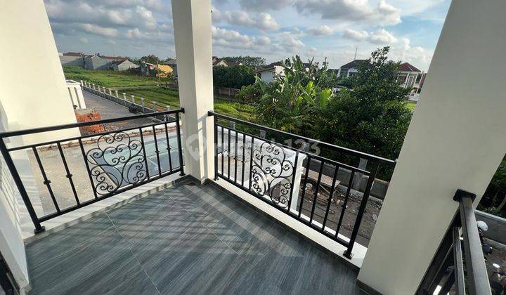 Rumah 2 Lantai Baru Klasik Modern di Nogotirto, Sleman 3