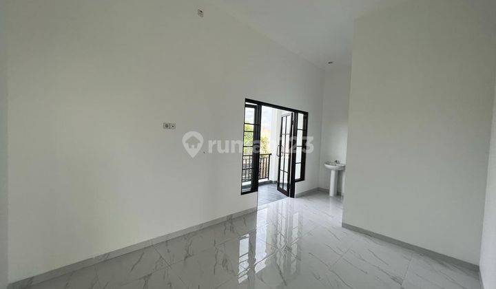 Rumah 2 Lantai Baru Klasik Modern di Nogotirto, Sleman 9