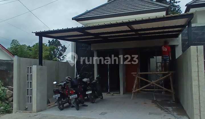 Rumah Shm Proses Finishing Di Purwomartani Kalasan Sleman