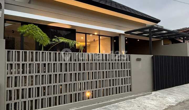 Di Jual Rumah Kontemporer Modern Dalam Perumahan Dekat Kampus Uii Jl. Kaliurang Di Jual Rumah Kontemporer Modern Dalam Perumahan Dekat Kampus Uii Jl. Kaliurang