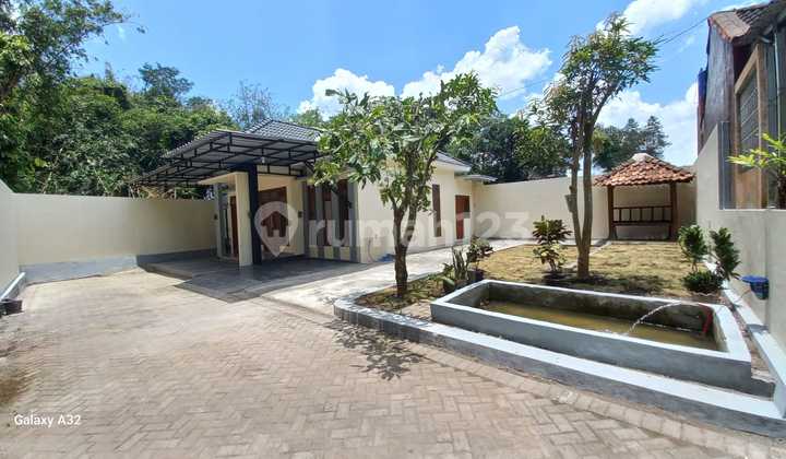 SHM House in a Housing Complex Near Ibarbo Park SHM House in a Housing Complex Near Ibarbo Park