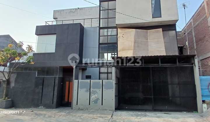 Jual Rumah Bagus Di Medoho Raya 1