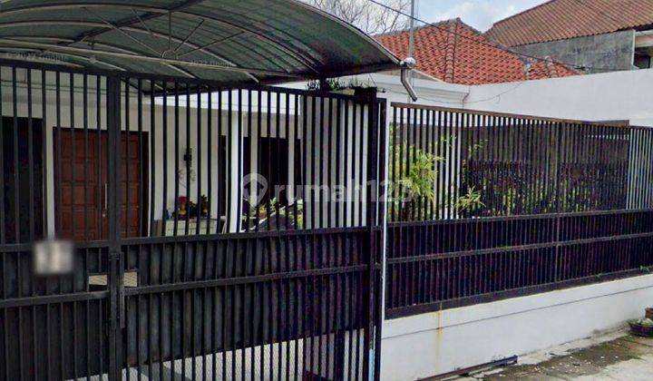 Row Jalan Lebar Rumah 1.5 Lantai di Kupang Indah  1