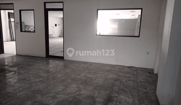 Gudang Jl Mastrip Kedurus Dekat Lokasi Tol Harga Bisa Nego  3