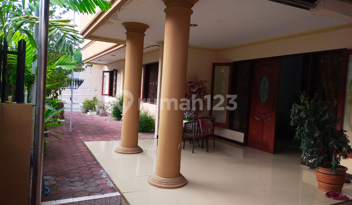 Ada Bangunan Terpisah Rumah Darmo Permai Timur 