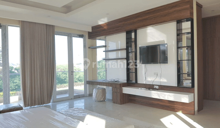 Full Furnish Rumah Citraland Puncak Golf Besar Terawat  2