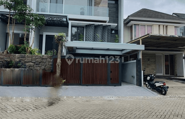 Rumah 3 Lantai di Citraland Taman Puspa Raya, Sisa 1 Unit Aja 1