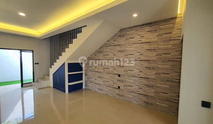 Baru Gress Minimalis Rumah Semi Furnished di Citraland Utara 2