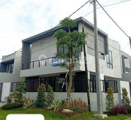 Modern Rumah 2 Lantai di Gayung Kebonsari Besar 1