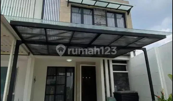 Ciamik Fully Furnished Rumah 2 Lantai Dian Istana 