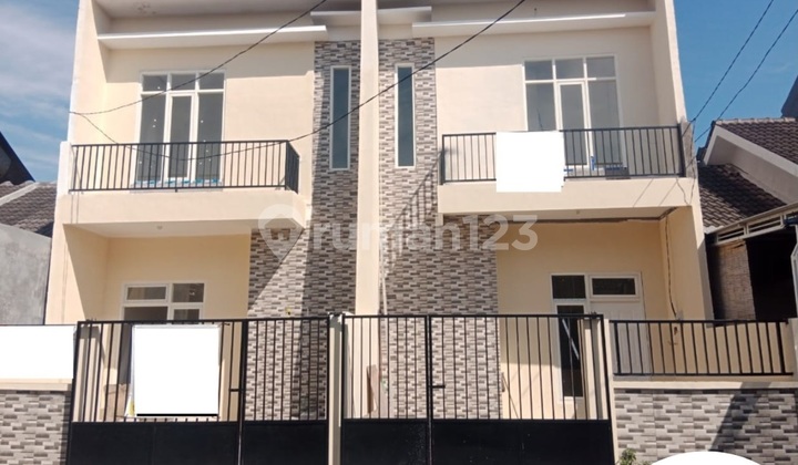 Rumah Gunung Anyar Emas Selatan, Surabaya Ada 4 Unit Ready Rumah Gunung Anyar Emas Selatan, Surabaya Ada 4 Unit Ready