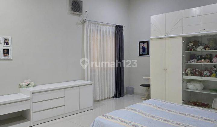 Hook Rumah Furnished di Graha Family Blok Favorit 2