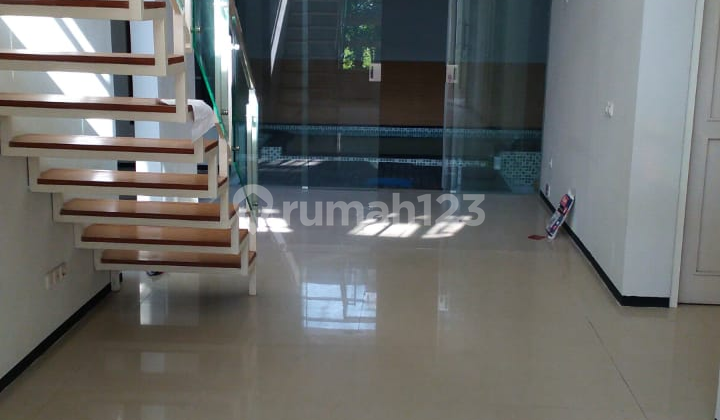 Rumah Citraland Utama Eastwood Regency ada minim Pool Turun Harga Rumah Citraland Utama Eastwood Regency ada minim Pool Turun Harga