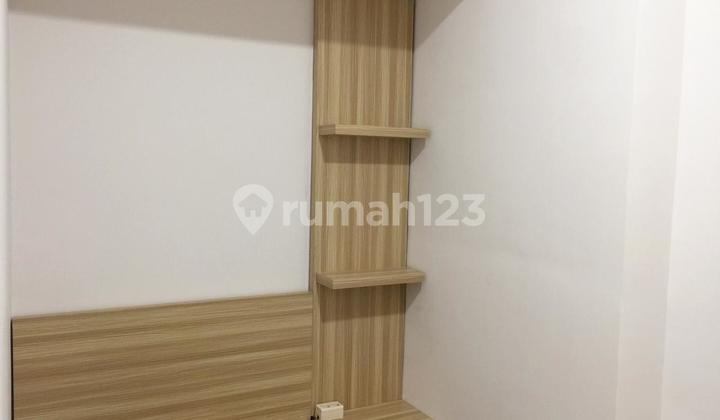 Tanglin Apartment, 2 BR type, 15th floor, fully furnished, 3 AC units included.