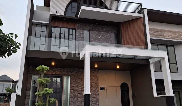 Modern Minimalist House in Citraland Woodland, West Surabaya