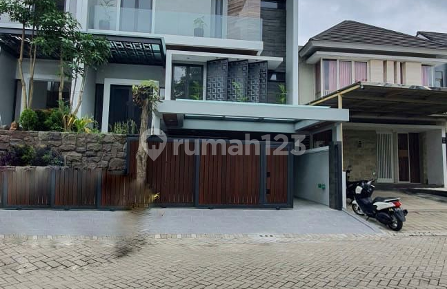 Rumah 3 Lantai di Citraland Taman Puspa Raya, Sisa 1 Unit Aja
