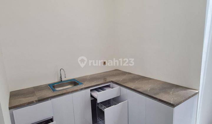 Minimalis 2 Lantai Rumah Darmo Permai Timur, Surabaya  2