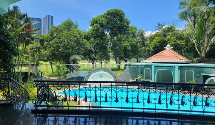 Golf View Rumah Classic Mewah Golf View Graha Famili 1