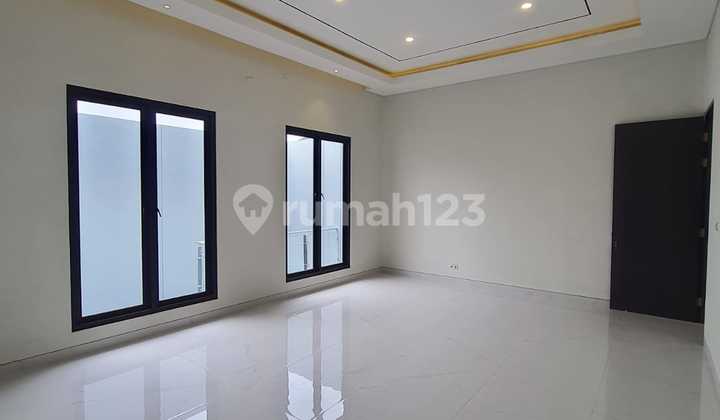 Split Level Baru Gress Rumah di Fullerton Citraland Utama