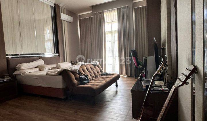 Sangat Strategis Rumah Villa Bukit Indah Kondisi Semi Furnish 2