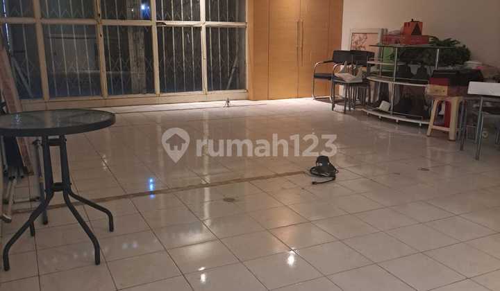 Negotiable - 4.5 Story Commercial Building in Bukit Darmo Golf 2