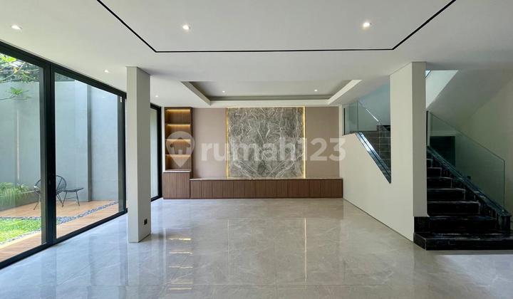 Minimalis Design Rumah Citraland Raya Grand Eastwood di Surabaya  2