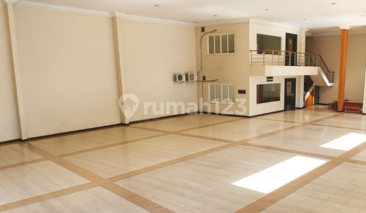 Ex Showroom Mobil Rumah Jl. Ngemplak Surabaya 2