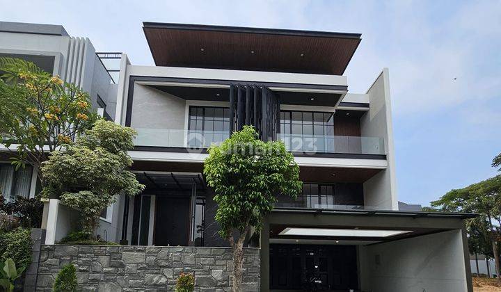 Rumah 3 Lantai di Citraland Waterfront Surabaya Dekat Ke Mana Aja 1