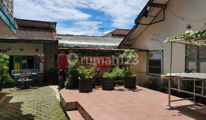 Dijual Rumah Luas di Cisitu Dago
