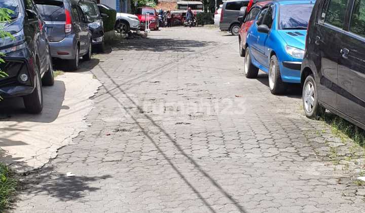 For Sale Spacious House in Cisitu Dago 2