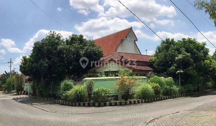 Rumah Bangunan Lama Siap Huni Lokasi Perum. Jemursari Selatan 1