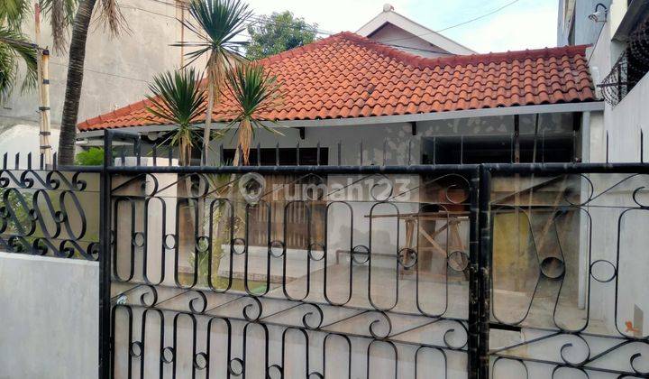 Rumah' Standar Di Sisi Jalan Besar Di Pulo Asem Jakarta Timur  1