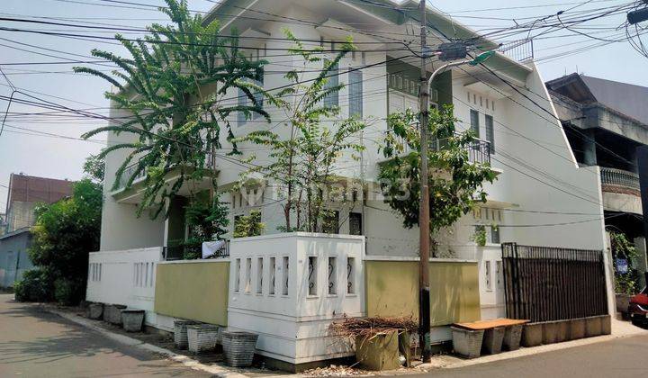 Rumah Hook Asri Nyaman Terawat Di  Rawamangun Jakarta Timur  1