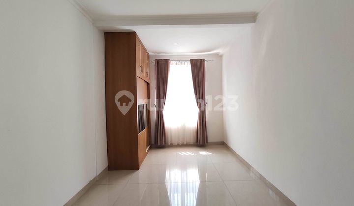 Rumah Bagus 2 Lantai Dalam Cluster di Taman Beverly 2