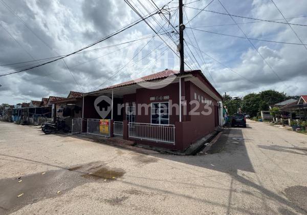 For Rent Hook House in Golden Land Housing Batam Centre 1