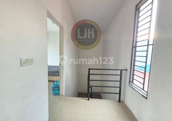 Disewakan Rumah Di Lucky Hill  2