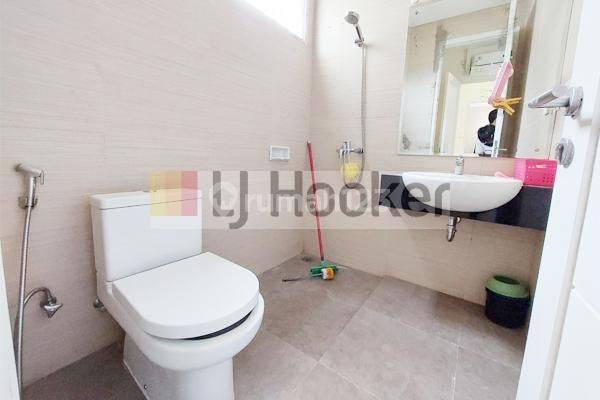 Dijual Cepat Perumahan Orchard Park 2 Lantai Furnished Siap Huni 11